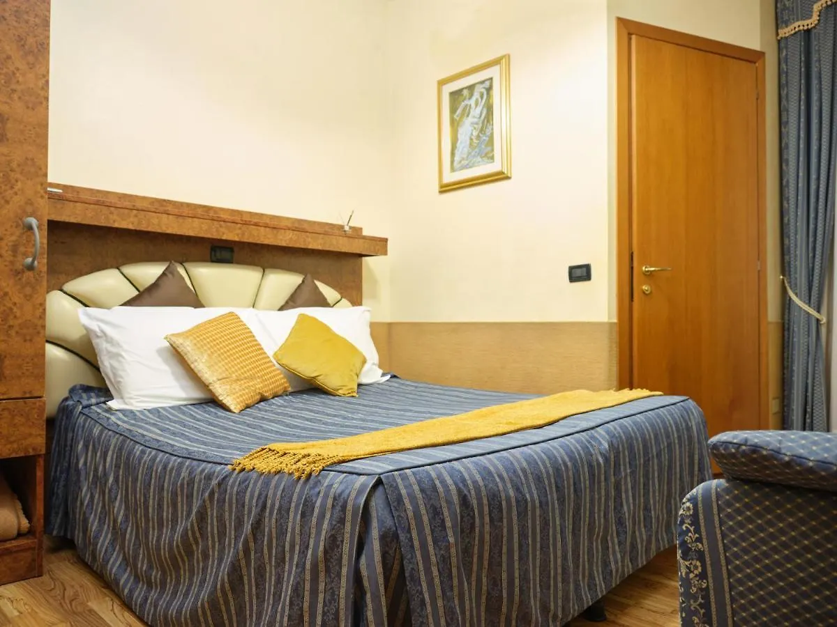 Atlantide Hotel Venedig 2*,