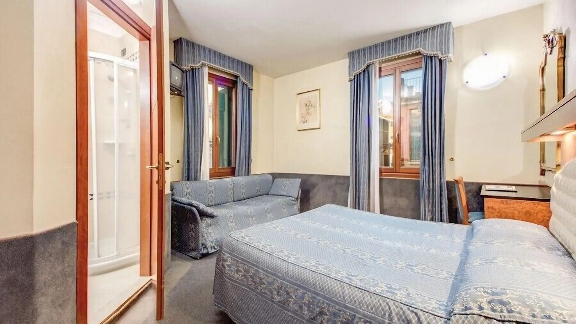 Atlantide Hotel Βενετία 2*,